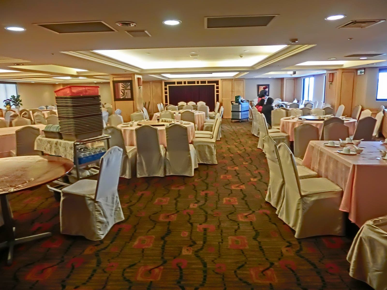 Banquet room set for the networking session